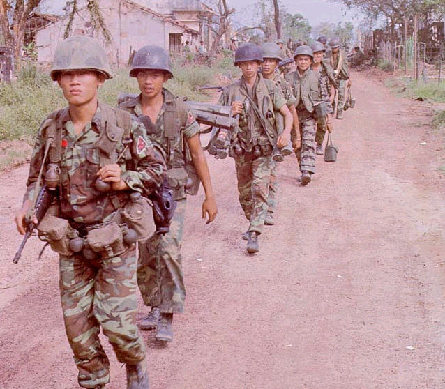 Nhung canh thep ngay truoc